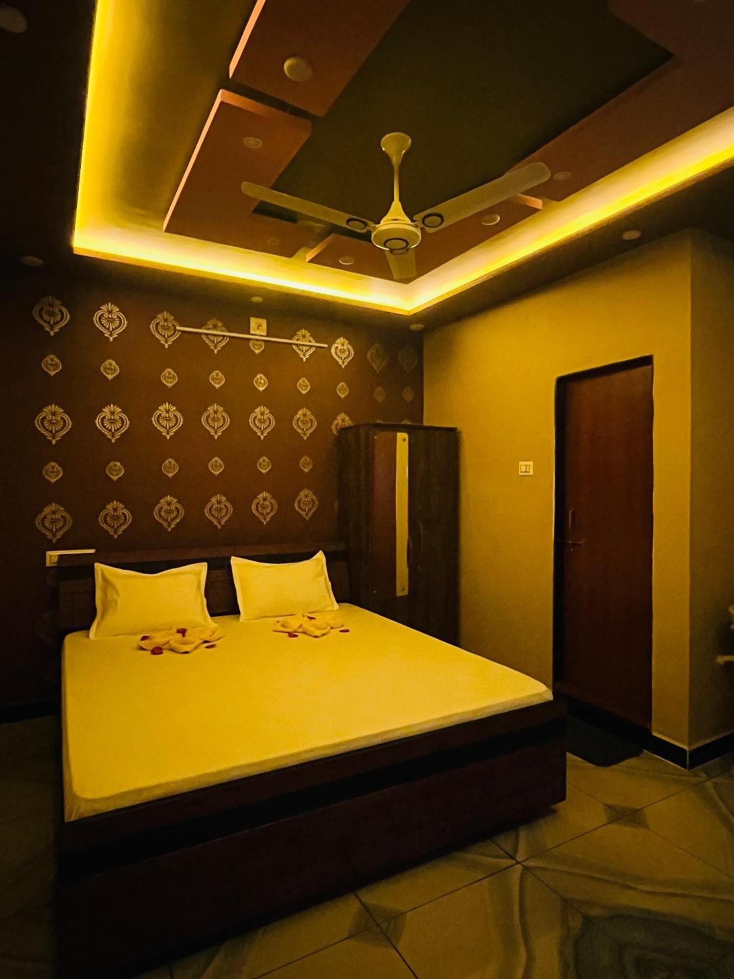 Kamdhenu Home Stay Garudeshwar Zewnętrze zdjęcie