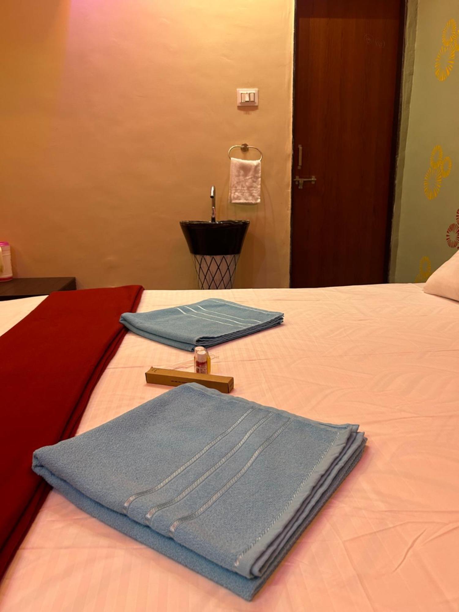 Kamdhenu Home Stay Garudeshwar Zewnętrze zdjęcie